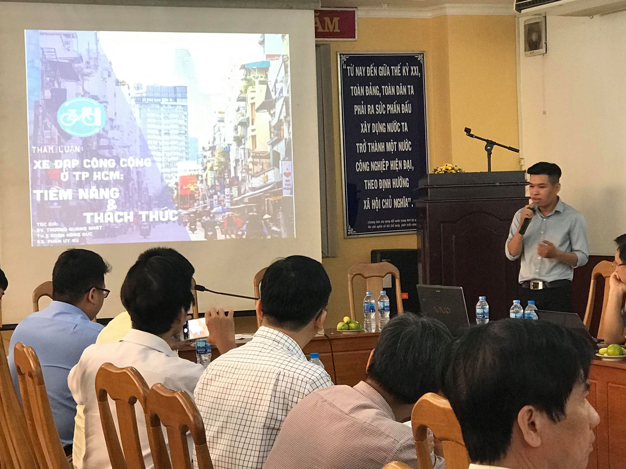 Hệ[-]thống[-]xe[-]đạp[-]công[-]cộng:[-]Sự[-]cần[-]thiết[-]và[-]tiềm[-]năng[-]phát[-]triển[-]tại[-]Thành[-]phố[-]Hồ[-]Chí[-]Minh